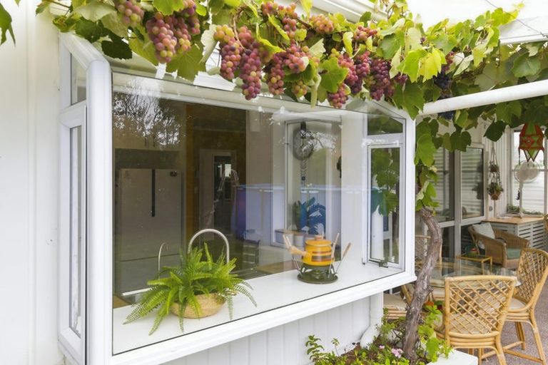 Photo of property in 49a Olive Terrace, Paraparaumu Beach, Paraparaumu, 5032