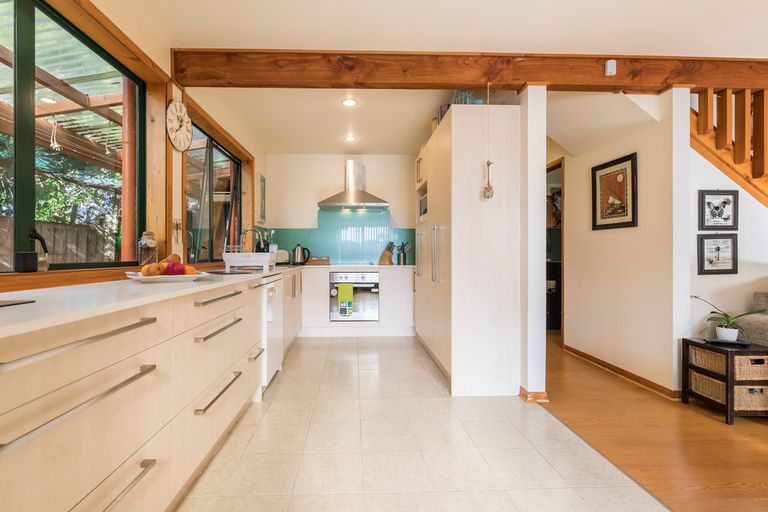 Photo of property in 94c Colwill Road, Massey, Auckland, 0614