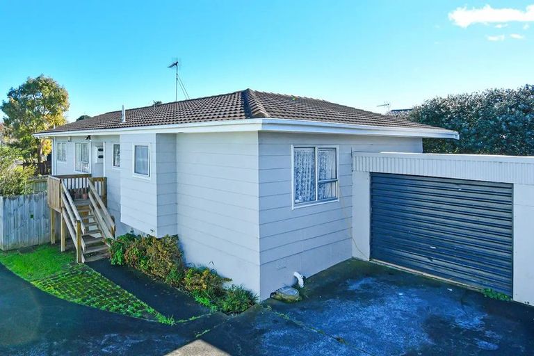 Photo of property in 1/20 Secretariat Place, Randwick Park, Auckland, 2105