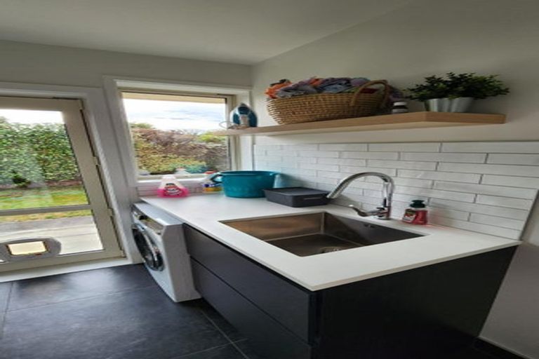 Photo of property in 37a Merrin Street, Avonhead, Christchurch, 8042