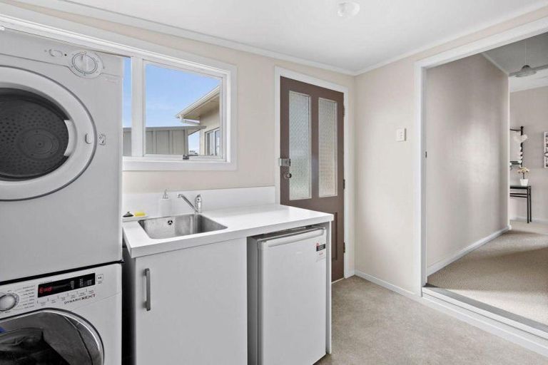 Photo of property in 1/297 Carrington Street, Vogeltown, New Plymouth, 4310