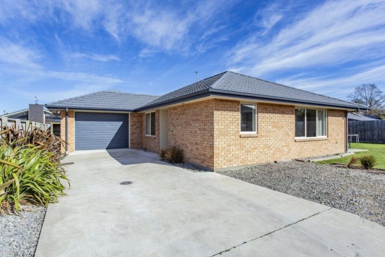 Photo of property in 144e High Street, Oxford, 7430