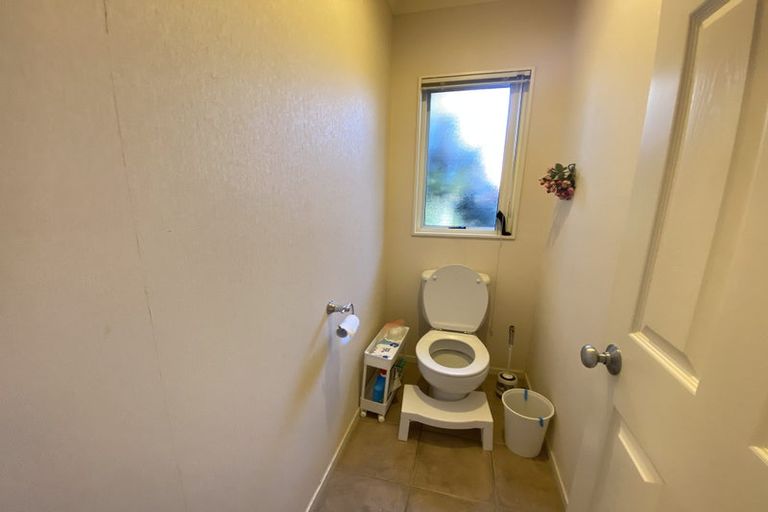 Photo of property in 6e Clearwater Cove, West Harbour, Auckland, 0618