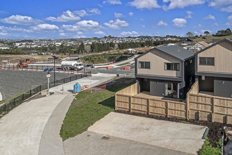 Photo of property in 47 Mahinga Kai Road, Orewa, 0931