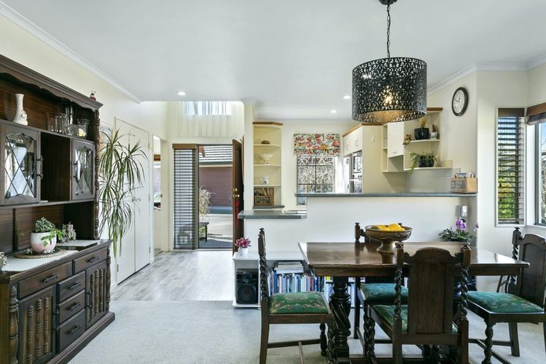 Photo of property in 33 Lakeridge Close, Rangatira Park, Taupo, 3330