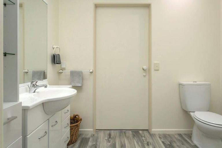 Photo of property in 33 Lakeridge Close, Rangatira Park, Taupo, 3330