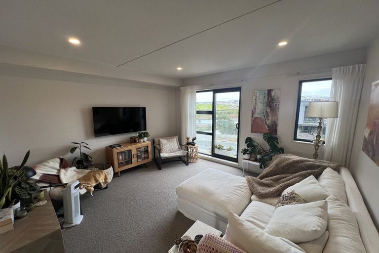 Photo of property in 7 Longshore Drive, Long Bay, Auckland, 0630