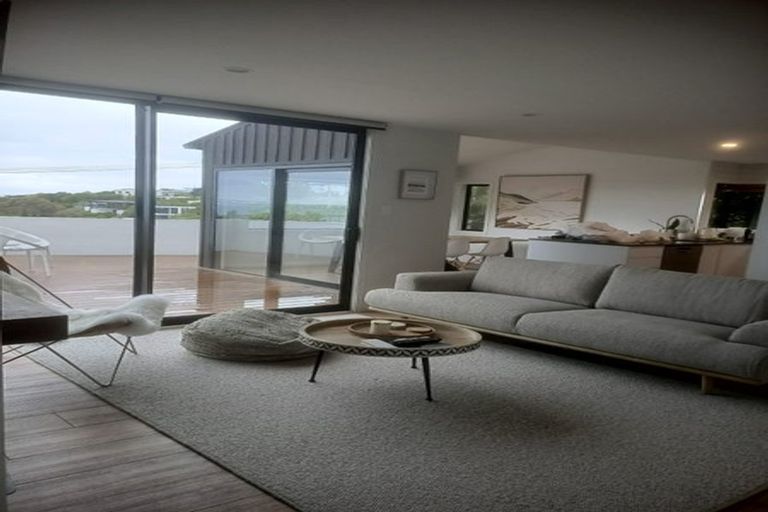 Photo of property in 2/182 Mount Pleasant, Mount Pleasant, Christchurch, 8081