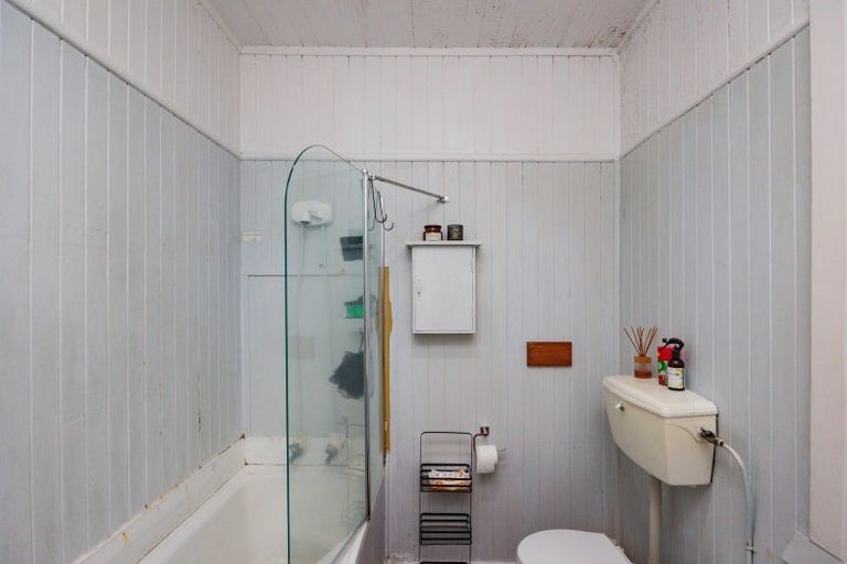 Photo of property in 12 Fitzroy Street, Terrace End, Palmerston North, 4410