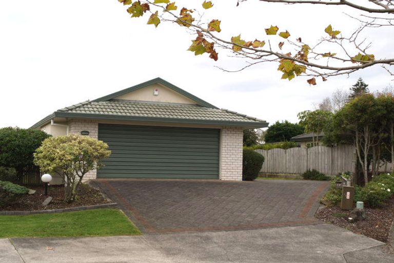 Photo of property in 1/17 Arrathorne Place, Northpark, Auckland, 2013