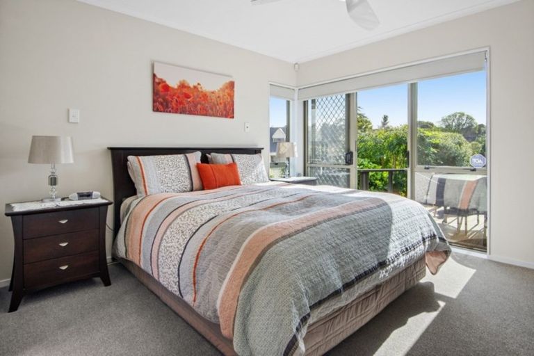 Photo of property in 16 Gillett Place, Botany Downs, Auckland, 2014