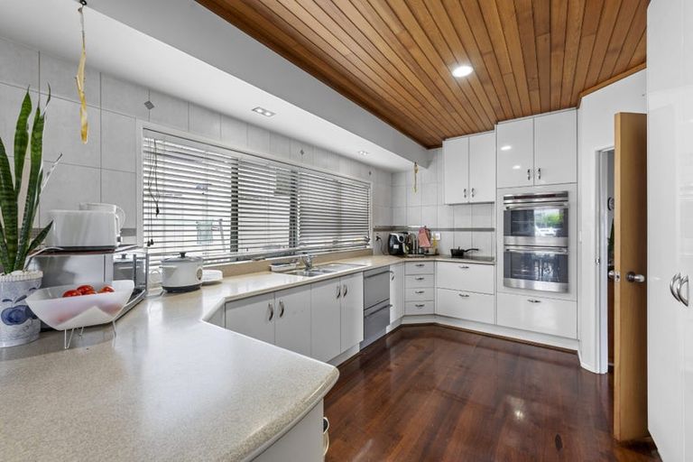 Photo of property in 8 Copperfield Terrace, Mellons Bay, Auckland, 2014