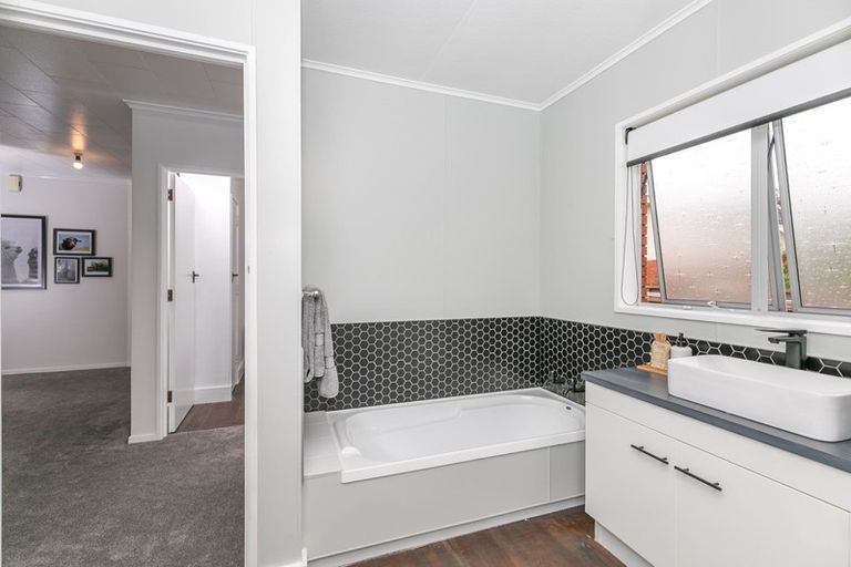 Photo of property in 7 Hooker Avenue, Chedworth, Hamilton, 3210