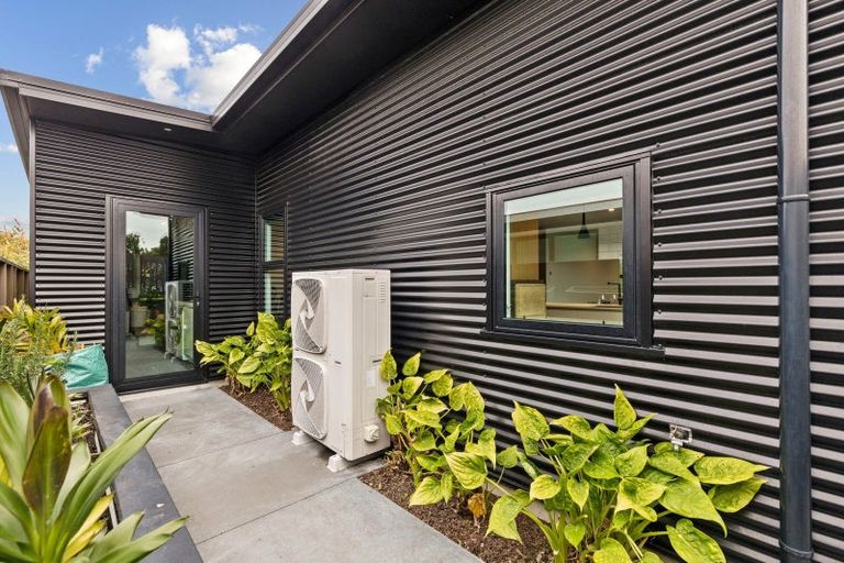 Photo of property in 12 Mackillop Way, Brooklands, New Plymouth, 4310