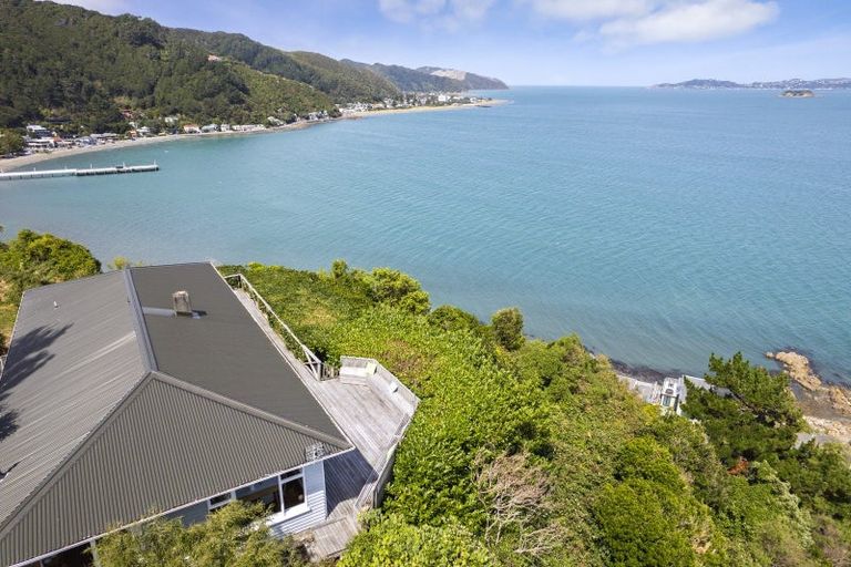 Photo of property in 39 Ferry Road, Days Bay, Lower Hutt, 5013