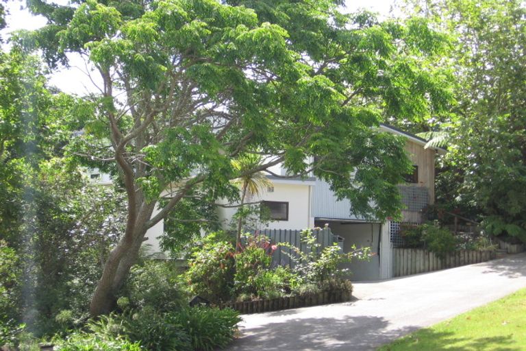 Photo of property in 11 Telephone Road, Birkenhead, Auckland, 0626