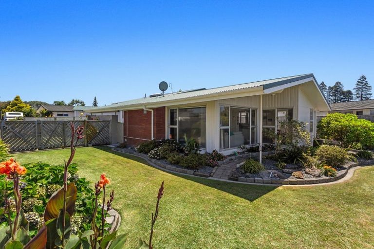Photo of property in 25 Puriri Crescent, Edgecumbe, 3120