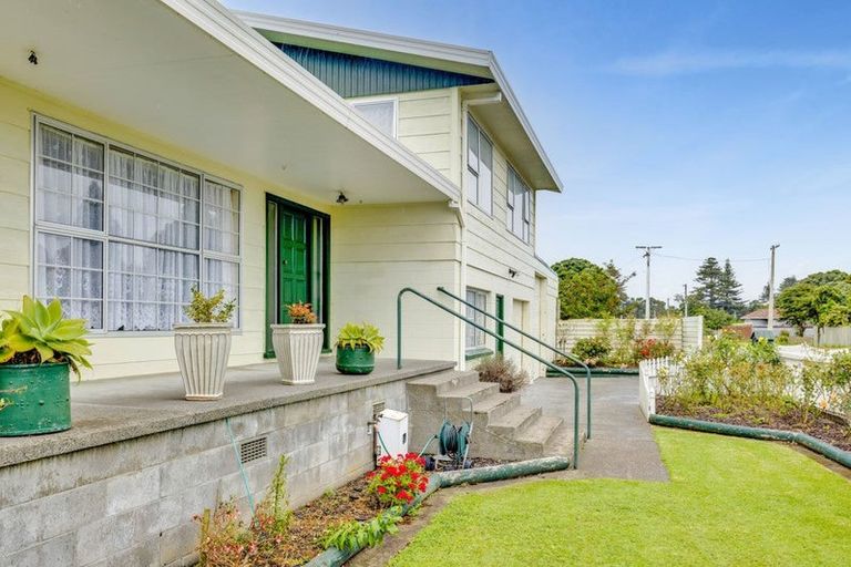Photo of property in 35 Gloucester Street, Patea, 4520