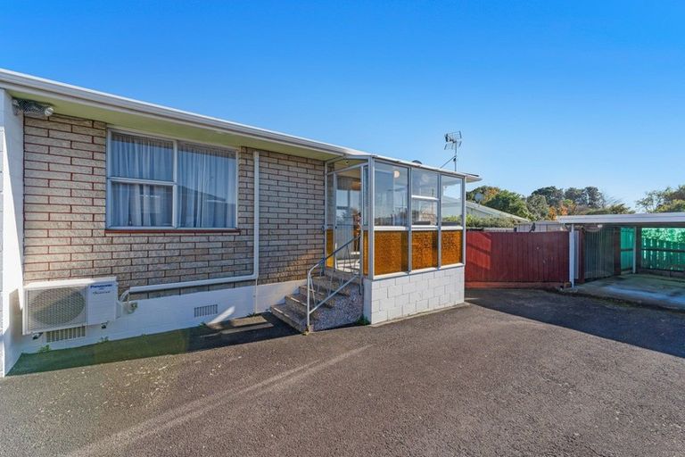Photo of property in 2/4 Severn Place, Spotswood, New Plymouth, 4310