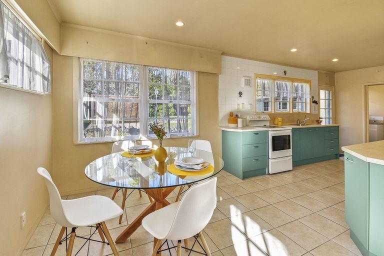 Photo of property in 22 Sunnypark Avenue, Rosehill, Papakura, 2113