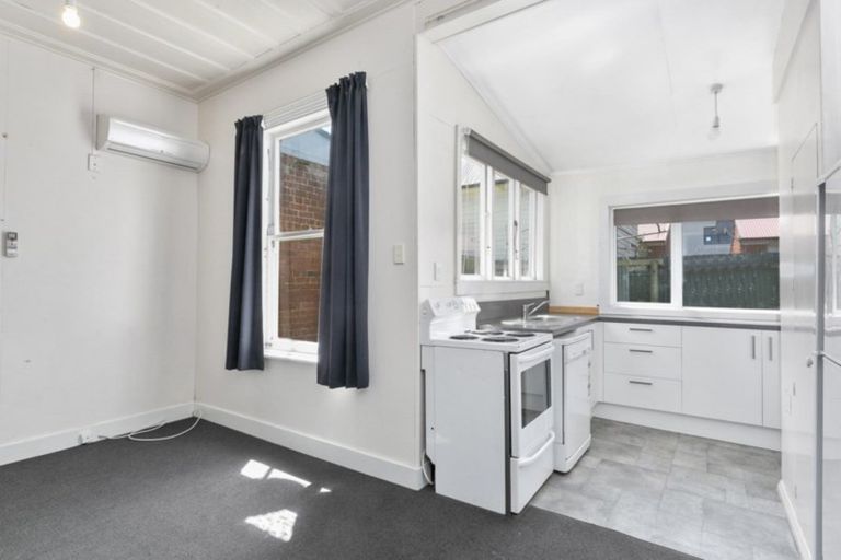 Photo of property in 52 Howe Street, North Dunedin, Dunedin, 9016