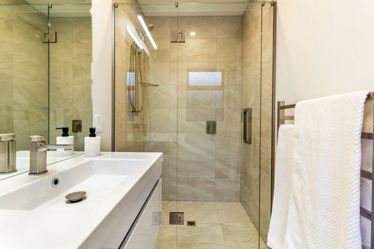 Photo of property in 98 Eriksen Road, Te Awa, Napier, 4110