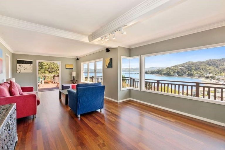 Photo of property in 9 Gill Road, Lowry Bay, Lower Hutt, 5013