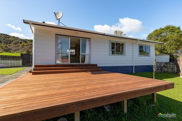 Photo of property in 21 Oaklands Grove, Clouston Park, Upper Hutt, 5018