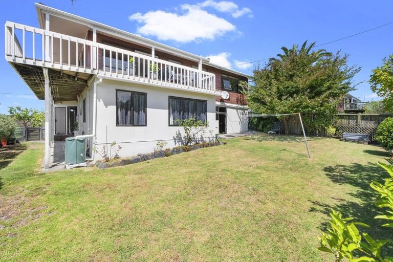 Photo of property in 1042 Whangaparaoa Road, Tindalls Beach, Whangaparaoa, 0930