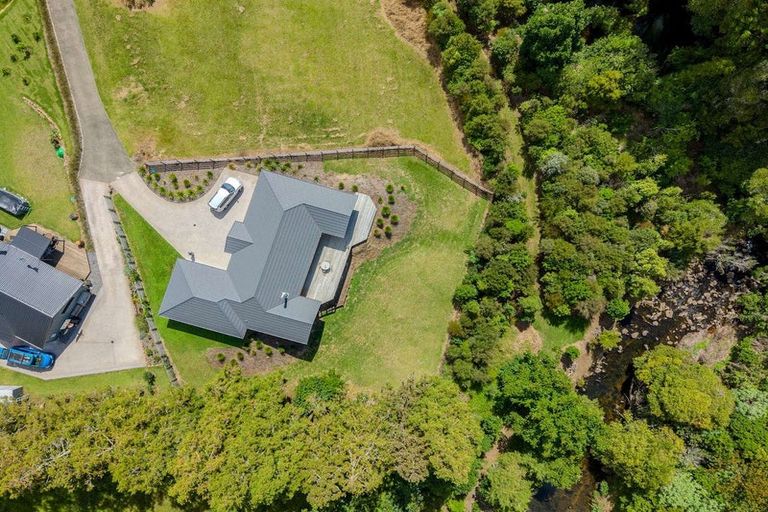 Photo of property in 11 Mandeno Drive, Kerikeri, 0230