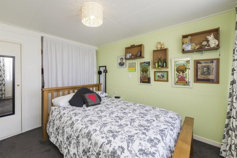 Photo of property in 2 Maunder Street, Marton, 4710