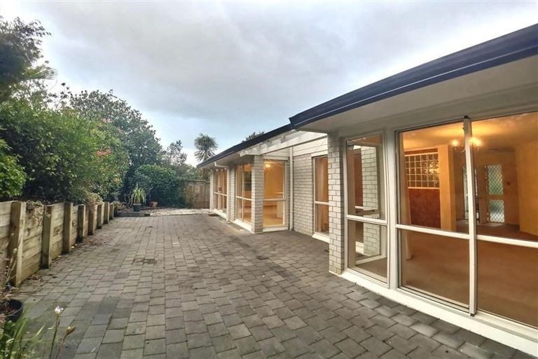 Photo of property in 9 Crestview Place, Browns Bay, Auckland, 0630