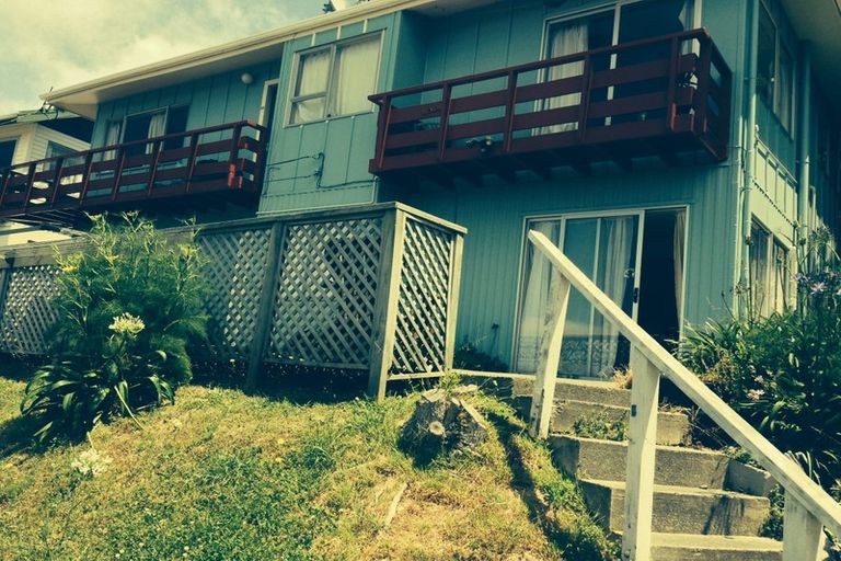 Photo of property in 1/3 Wye Street, Island Bay, Wellington, 6023