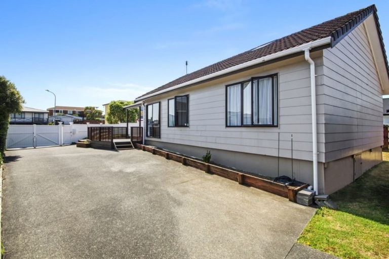 Photo of property in 39 Greenstone Place, Clover Park, Auckland, 2019