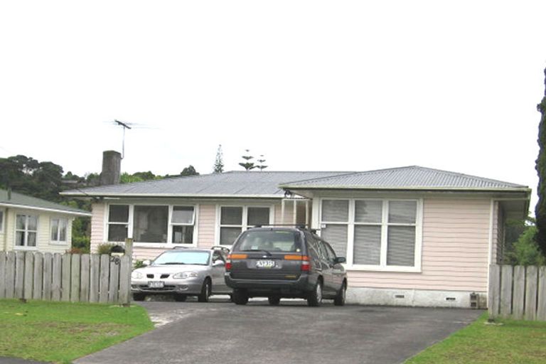 Photo of property in 28 Huruhuru Road, Massey, Auckland, 0614