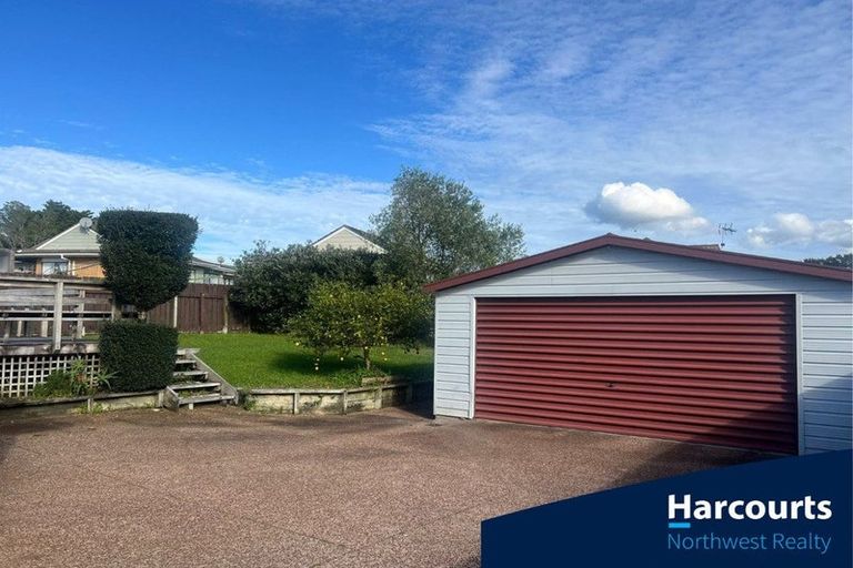 Photo of property in 12 Posa Avenue, Henderson, Auckland, 0612
