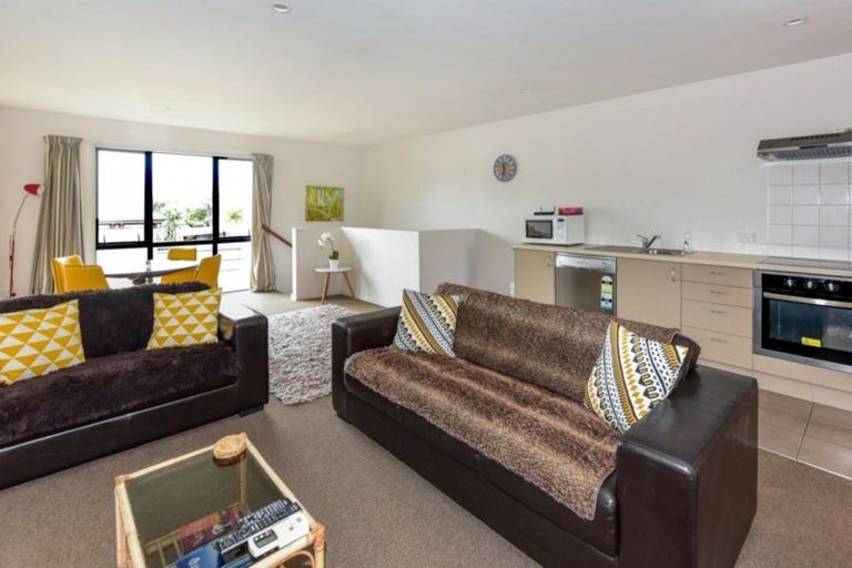 Photo of property in 3/75 Thackeray Place, Waltham, Christchurch, 8023