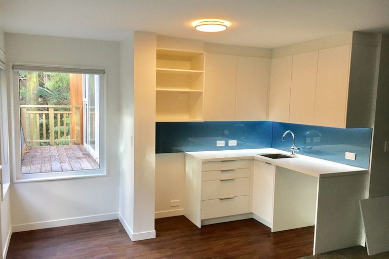 Photo of property in 20 Vienna Place, Birkenhead, Auckland, 0626