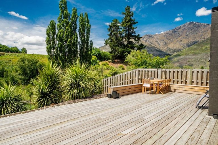 Photo of property in 39 Red Cottage Drive, Lake Hayes, Queenstown, 9304