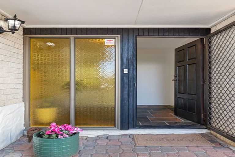 Photo of property in 8 Deodar Place, Totara Heights, Auckland, 2105