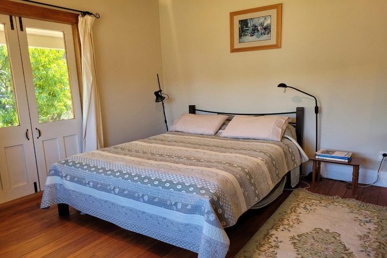 Photo of property in 52 Kitchener Street, Martinborough, 5711