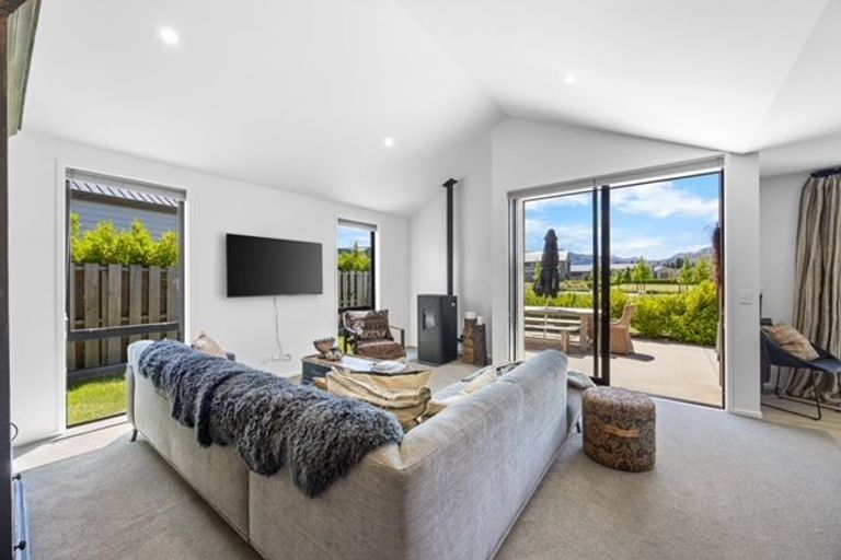 Photo of property in 42 Obelisk Street, Wanaka, 9305