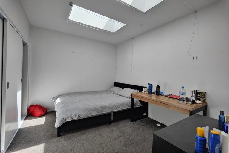 Photo of property in 77b Herald Street, Berhampore, Wellington, 6023