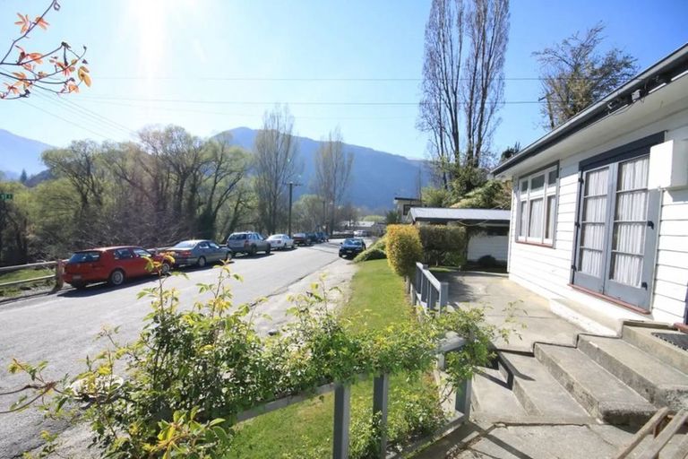 Photo of property in 8 Buckingham Street, Arrowtown, 9302