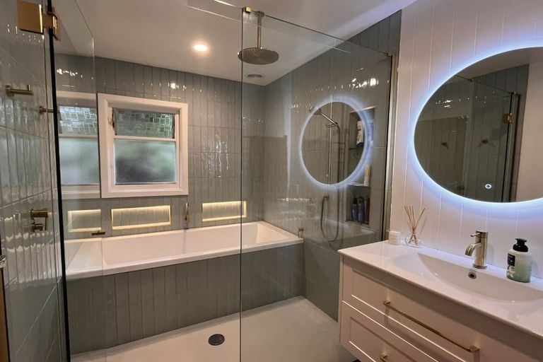 Photo of property in 21 Kinnaird Place, Hillmorton, Christchurch, 8025