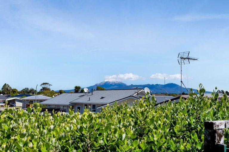 Photo of property in 1/16 Sandel Rise, Merrilands, New Plymouth, 4312