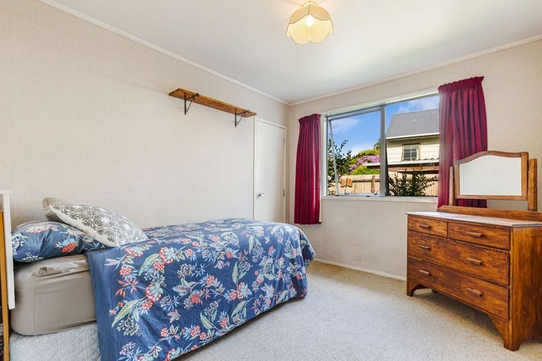 Photo of property in 14 Benita Place, Sunnyvale, Auckland, 0612