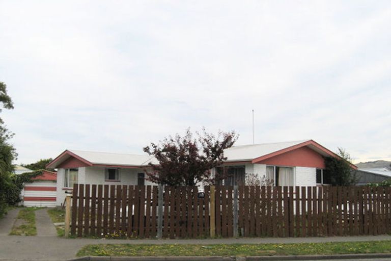 Photo of property in 10 Kuaka Crescent, Bromley, Christchurch, 8062