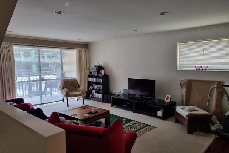 Photo of property in 25 Ballantrae Place, Thorndon, Wellington, 6011