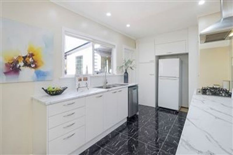 Photo of property in 64 Seabrook Avenue, New Lynn, Auckland, 0600